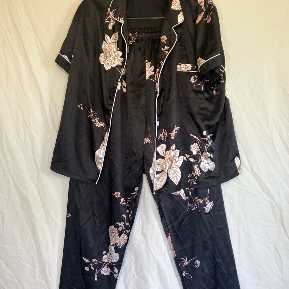 Floral Black Women's Pajama Set